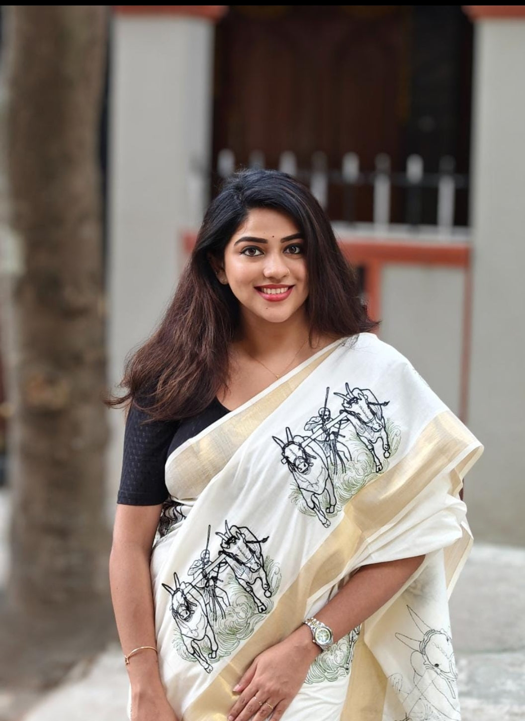 Premium Kerala Kasavu Mundu – Bull Race (Kaalapoottu) Design