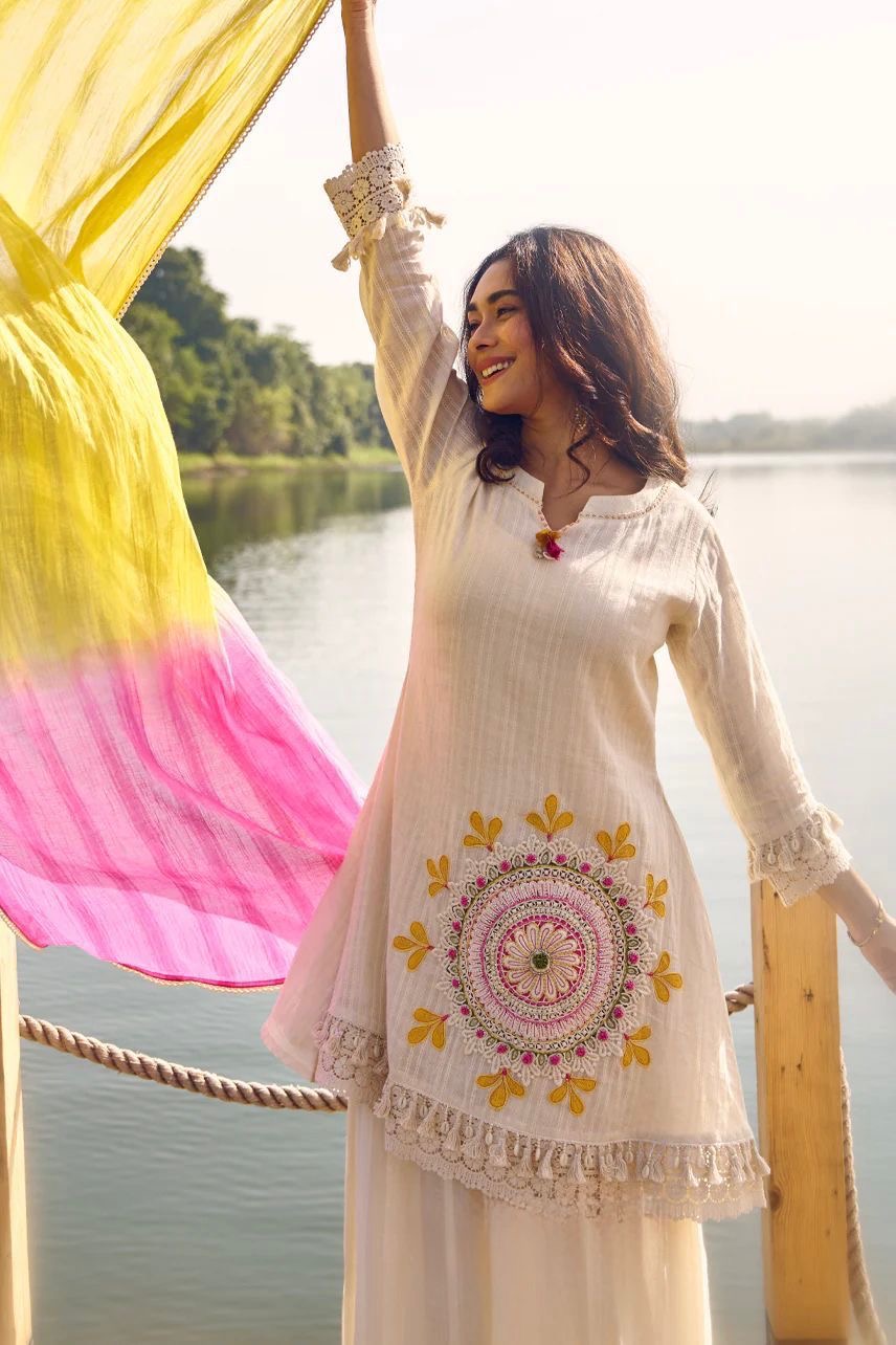 Pure Cotton Schiffli & Lino Suit Set with Tie-Dye Lahariya Dupatta – Off White & Floral