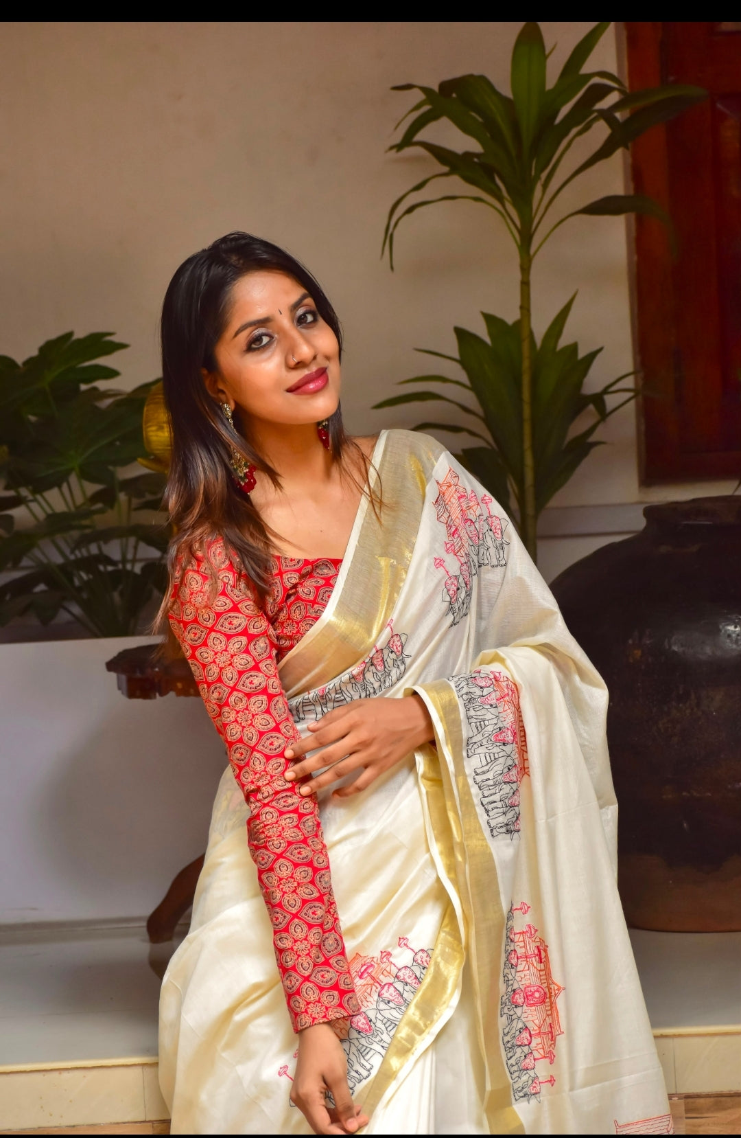 Elegant Kerala Kasavu Saree ✨