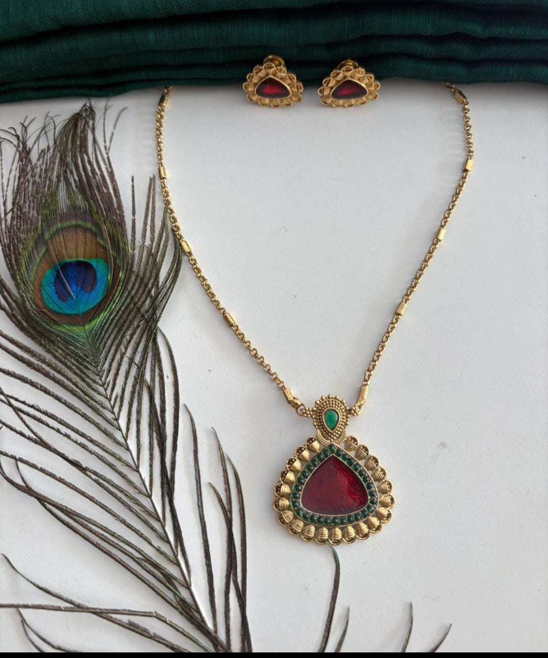 Pallak Neck Set