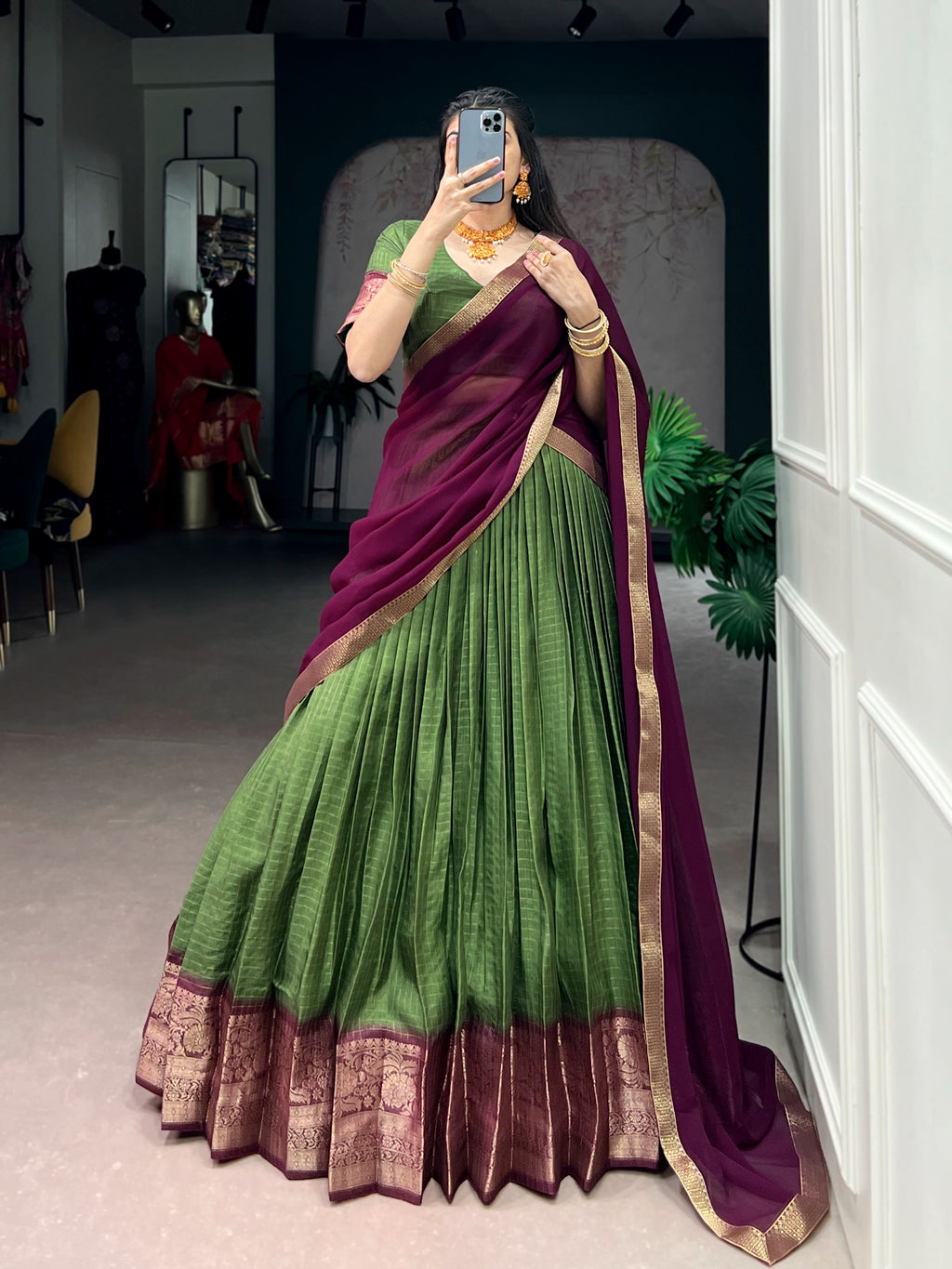 Dola Chex Lehenga Set